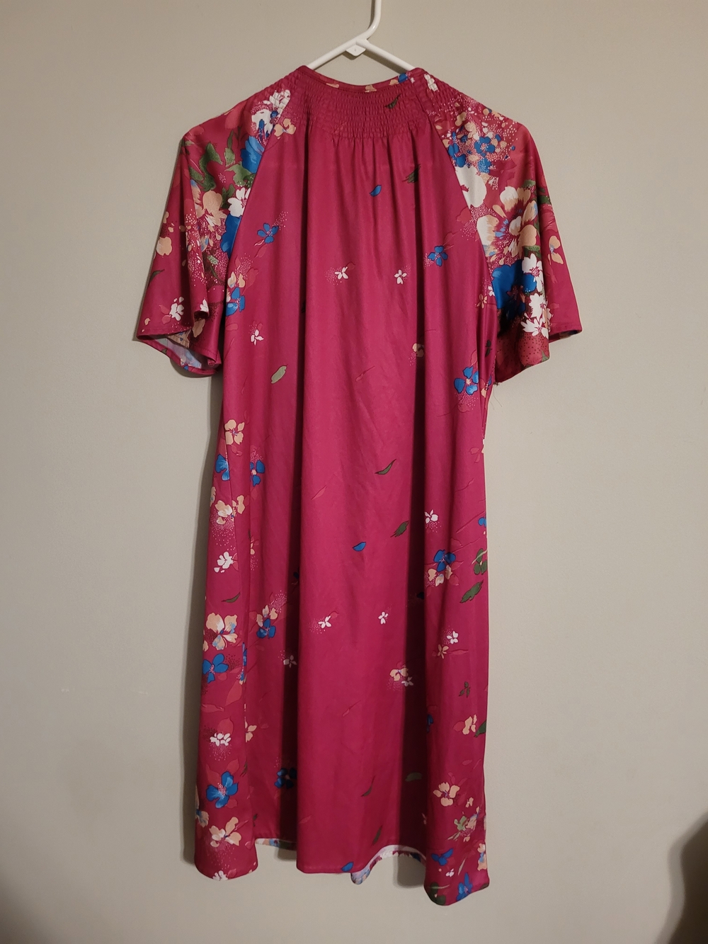 Women's Floral Button-Front Fuchsia Robe - Picture 2 of 5